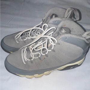 Air Jordan youth sz 5.5 Gray retro 9